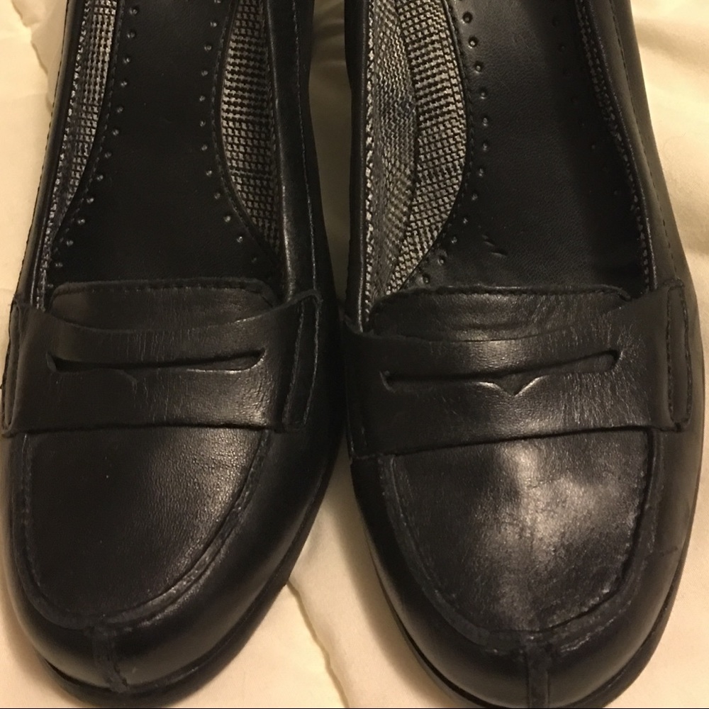 St. John’s bay heeled loafer black size 8 Nwot